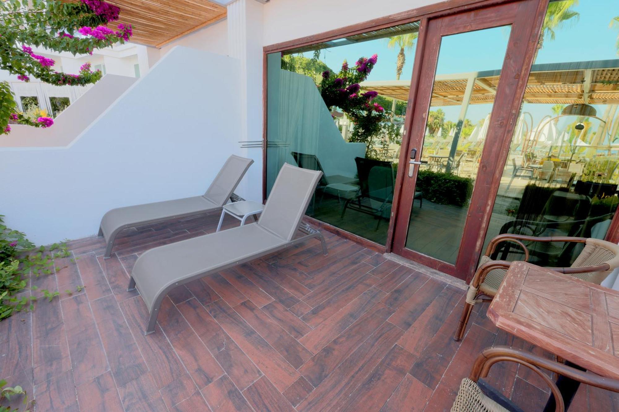 Flora Garden Beach Hotel - Adults Only 16 Plus - Couples Concept Kızılot Exterior foto