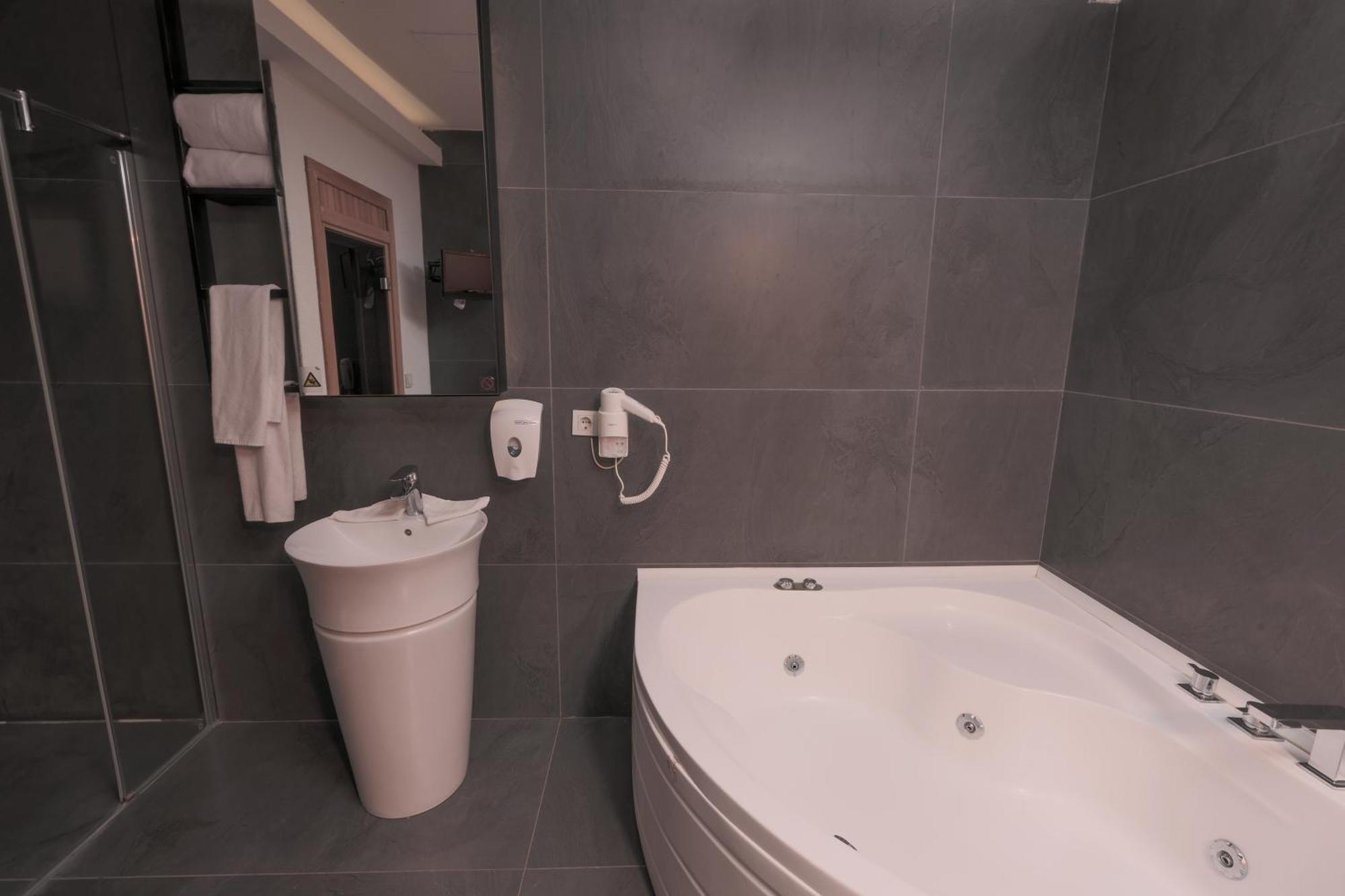 Flora Garden Beach Hotel - Adults Only 16 Plus - Couples Concept Kızılot Exterior foto